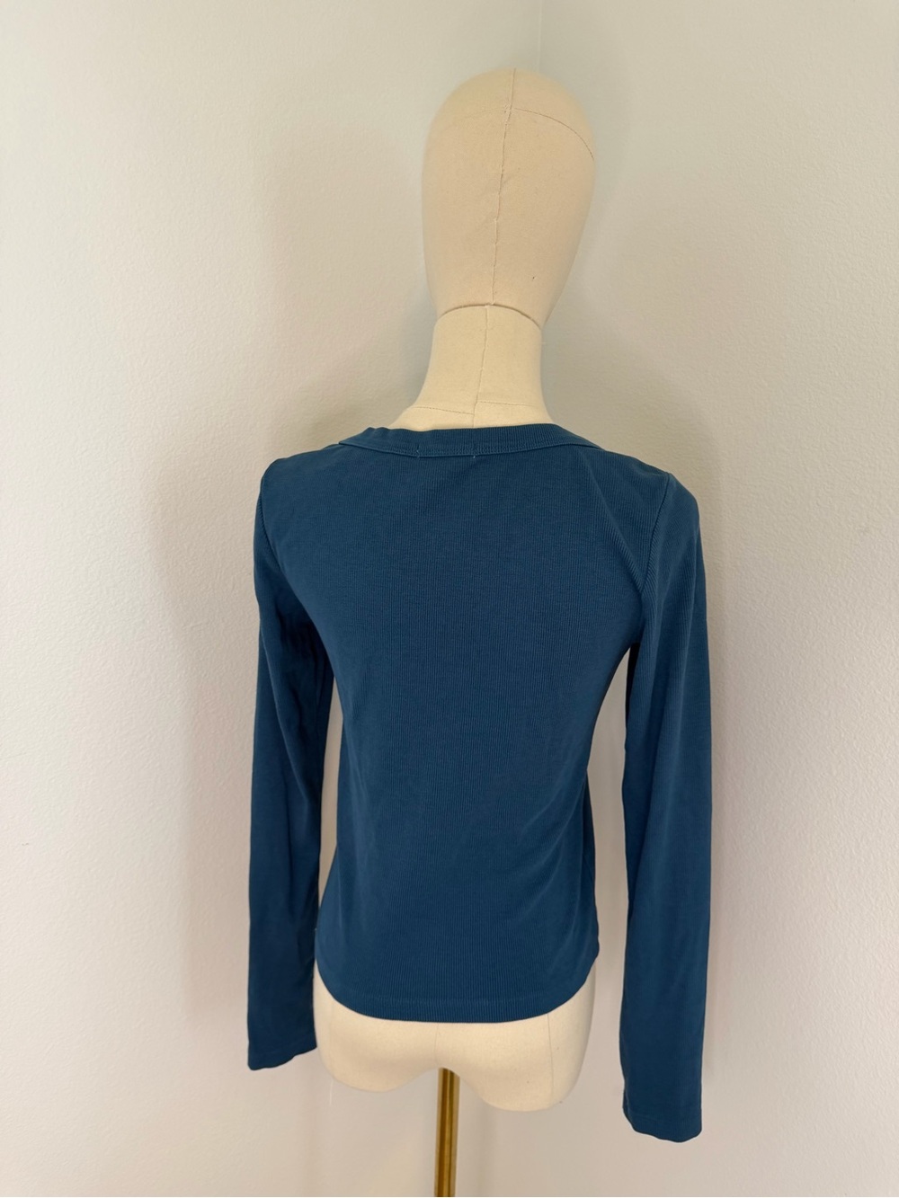 Marine Layer Women's Blue Scoop Neck Long Sleeve Ribbed Top Size Small - Picture 5 of 5